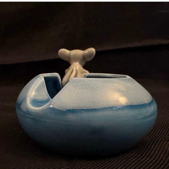 Vintage Ashtray Pipe Holder Tiny Mouse Made in Japan Blue Kitchy Cottage Fairy - Picture 3 of 8